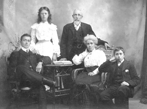 John and Bethia Dewar and Family